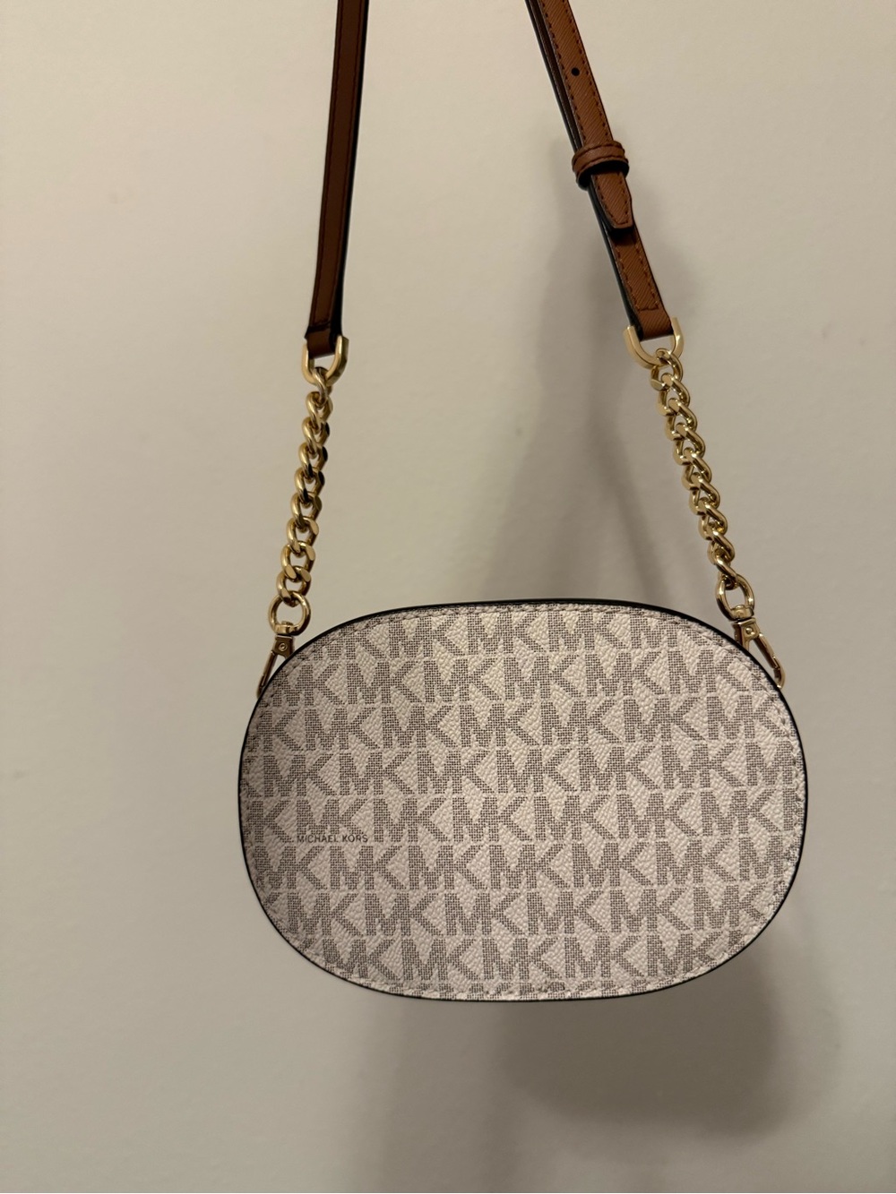 Michael Kors Signature Oval Crossbody in Vanilla and Brown with Gold Hardware - Picture 2 of 7
